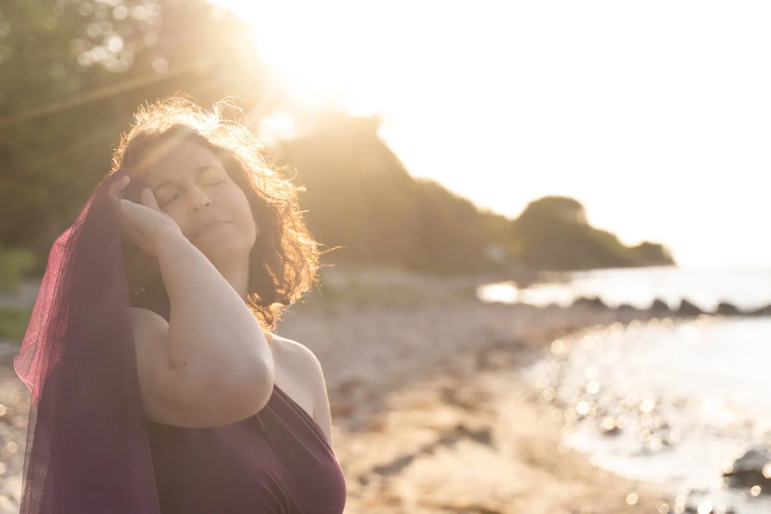 Kirschblütenshooting, fotoshooting kirschblüte, auszeit für frauen, auszeit für frauen nrw, besonderes Geschenk für frauen, persönliches geschenk freundin, fotoshooting schenken, gutschein fotoshooting, gutschein fotoshooting köln, gutschein fotoshooting bonn, selbstliebe shooting outdoor, selbstliebe shooting draußen, frauen shooting draußen, shooting draußen, fotoshooting draußen, fotoshooting in der natur, fotoshooting im wald, Shooting Meer, strand shooting, otoshooting frauen ideen, fotoshooting frau outdoor, fotoshooting outfit frauen, fotoshooting für frauen, fotoshooting posen frauen, fotoshooting mutter, fotoshooting zum muttertag, professionelles fotoshooting nrw, fotoshooting portrait frau, fotoshooting kleider, fotoshooting außergewöhnlich, plus size fotografie, Selbstliebeshooting, Selbstliebe Shooting, Shooting für Frauen, Portrait Bilder für Frauen, Fotografin für Frauen, Female Shooting, female shooting köln, female shooting bonn, female shooting düsseldorf, outfits für fotoshooting frauen, sensual portraits, sensual boudoir , sinnliches fotoshooting, sexy im alter, fotografin für frauen, Fotografin Bonn, Fotografin Köln, Fotografin Düsseldorf, wie wirke ich selbstbewusster, wie kann ich mich selbst akzeptieren, selbstbewusstsein stärken frauen, fotoshooting selbstbewusstsein, Fotografin Bonn, Fotografin Köln, Fotografin Düsseldorf, Fotografin Bornheim, Fotografin Neuss, Fotografin Aachen, Fotografin Solingen, Auszeit für Frauen nrw, sensual portraits, eins mit der Natur, naturverbunden, outdoorliebe, achtsamkeit, naturerfahrung, waldbaden, grüne Räume, blaue Räume, Auszeit in der Natur, Kraft sammeln, selbstbewusstsein stärken übungen, wie kann ich mich selbst lieben, wie kann ich mich selbst akzeptieren, wie kann ich mich selbst stärken, wie kann ich mich selbst lieben lernen, wie kann ich mich selbst belohnen, feminine energie aktivieren, wie komme ich in die weibliche energie, selbstfürsorge lernen,