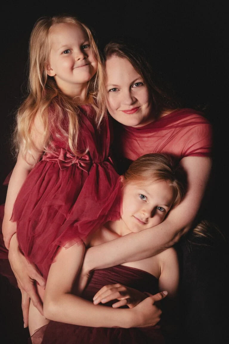 fotoshooting mutter tochter, fotoshooting freundinnen, mutter tochter tag was machen, mutter tochter tag köln, mutter tochter tag geschenk, mutter tochter tag ideen, mutter tochter beziehung, mutter tochter aktivitäten, mutter tochter shooting, mutter tochter partnerlook, mutter tochter outfit, fotoshooting mutter tochter fotoshooting ideen mutter tochter, fotoshooting mama tochter, fotoshooting beste freundinnen mutter tochter bindung stärken, matching outfits fotoshooting, mutter tochter shooting köln, mutter tochter shooting düsseldorf, familien portrait, persönliches geschenk freundin, fotoshooting schenken, persönliches geschenk mutter, persönliches geschenk oma, persönliches geschenk tante, mutter tochter beziehung stärken, familien fotoshooting bonn, familien fotoshooting düsseldorf, familien fotoshooting erwachsene, fotoshooting für familien, fotoshooting für freundinnen, familien fotoshooting ideen, familien fotoshooting im studio, familien fotoshooting köln, familien fotoshooting koblenz, familien fotoshooting kleidung, familien fotoshooting nrw, familien fotoshooting outfit, professionelles familien fotoshooting, Mama Tochter Fotoshooting, Mutter Tochter Outfit, mutter tochter shooting-ideen, mutter tochter-shooting erwachsene, Mutter-Kind Shooting, großeltern shooting, fotoshooting oma enkel, best friends fotoshooting, Freunde Fotoshooting, Fotoshooting der Generationen, bindungsorientierte Fotografie, Bindungsorientierte Fotografin, Mommy & Me, schwestern shooting, geschwister shooting, fotoshooting freundinnen köln, Freundschaftsshooting, Beste Freundinnen Fotoshooting, Fotoshooting Freundinnen Outfit, Fotoshooting beste Freundin, gutschein fotoshooting beste freundin, Family & Friends Fotoshooting, Tante Nichte Shooting, weiblichkeit feiern