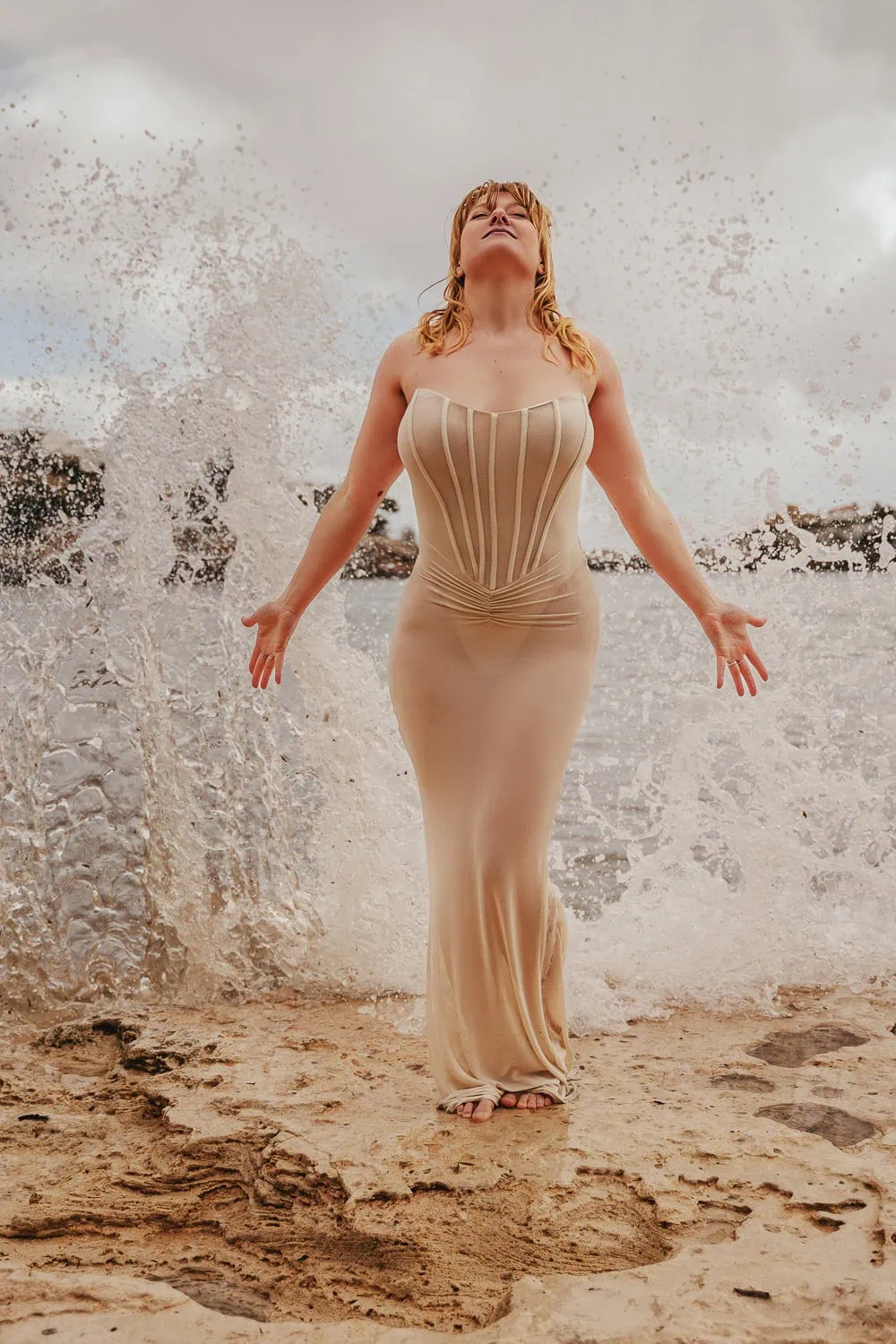 fotoshooting am strand, fotoshooting algarve, fotograf algarve, fotografin algarve, fotoshooting am meer, fotoshooting am strand, fotoshooting am strand tipps, fotoshooting portugal, frauen shooting algarve, frauen shooting algarve paket, fliegendes kleid fotoshooting, fotoshooting urlaub, fotoshooting urlaub portugal, strand shooting, fotoshooting albufeira, fotoshooting lagos, fotoshooting praia da rocha, shooting portugal, shooting für frauen portugal, strandshooting portugal, shooting algarve, selbstliebe shooting outdoor, selbstliebe shooting draußen, frauen shooting draußen, shooting draußen, fotoshooting draußen, fotoshooting in der natur, auszeit für frauen, besonderes Geschenk für frauen, persönliches geschenk freundin, geschenk zum 50. Frau, geschenk zum 60. Frau, geschenk zum 40. Frau, sensual shooting, sinnliches fotoshooting, sensual fotografie, sensual portraits, sensual boudoir, Female Fotograf, Frauenfotografin, Selbstliebe Shooting, selbstliebe lernen, Wie werde ich selbstbewusster, selbstbewusstsein stärken frauen, wie wird man lockerer und selbstbewusster, selbstbewusstsein stärken übungen, wie kann ich mich selbst lieben, wie kann ich mich selbst akzeptieren, wie kann ich mich selbst stärken, wie kann ich mich selbst belohnen, feminine energie aktivieren, wie komme ich in die weibliche energie, kraft des Meeres, besondere Wirkung Meer, heilsame Wirkung Meer, Meer Psychologie, Naturerlebnis, Blaue Räume, psychische Gesundheit, Achtsamkeit fördern, Selbstakzeptanz, Erfahrung am Meer, Entspannung am Meer, Stress reduzieren. Selbstwertgefühl stärken, Bikinishooting, bikinishooting am meer, bikinishooting algarve, glamour shooting algarve, selbstliebe shooting algarve, ocean goddess shooting, female empowerment am meer, Aktivurlaub, fotoshooting meerjungfrau, Strand-shooting, Sunrise Shooting, sunset shooting, deutsche fotografin portugal, deutsche fotografin algarve, tipps für strand-fotoshooting, ideen für strand-fotoshooting, Atlantik fotoshooting,